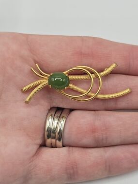 VTG Janice 12K Gold Filled Green Glass Cabochon Brooch Modernist Abstract Pin 2"